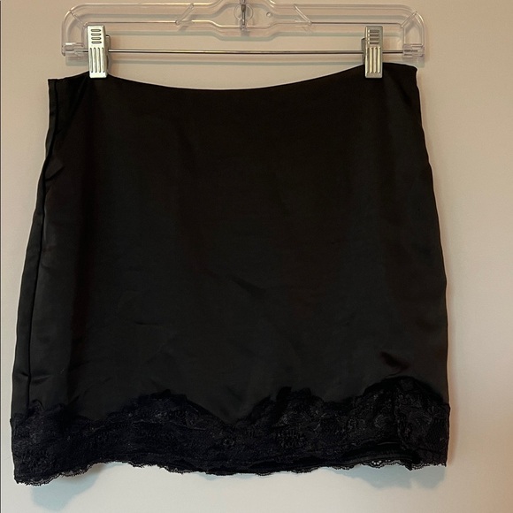 Beverly and Beck Chic Black Lace Hem Mini Skirt Size M - Picture 1 of 4